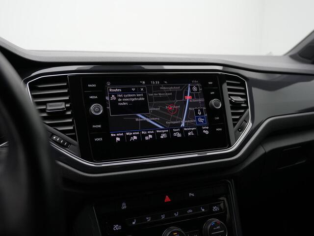 Volkswagen T-Roc 1.5 TSI 150 pk DSG R-Line | Trekhaak | Leder | Achteruitrijcamera | Navigatie | Stoelverwarming | Adaptive Cruise