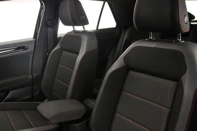 Volkswagen T-Roc Sport 1.5 TSI 150pk DSG Automaat Trekhaak, Panoramadak, Adaptive cruise control, Black Style, Achteruitrijcamera, Elektrische achterklep