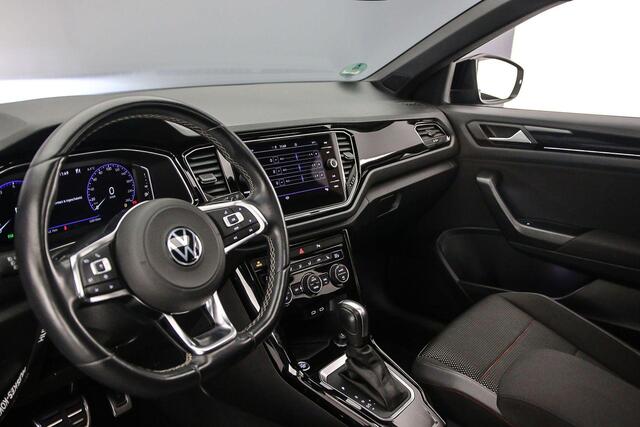 Volkswagen T-Roc Sport 1.5 TSI 150pk DSG Automaat Trekhaak, Panoramadak, Adaptive cruise control, Black Style, Achteruitrijcamera, Elektrische achterklep