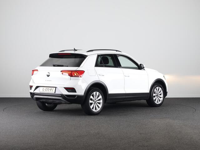 Volkswagen T-Roc 1.0 TSI Style 110 pk | Navigatie | Parkeersensoren | Adaptieve cruise control | Autom. airco | Spiegel pakket |