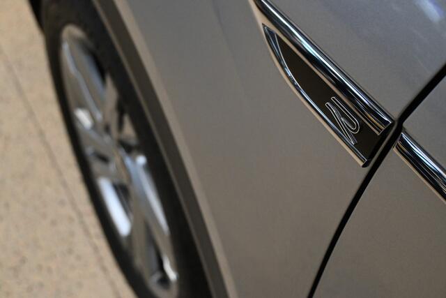 Volkswagen T-Roc 1.5 TSI 150pk R-Line | IQ. Light | Camera | Trekhaak | 100% (Dealer) onderhouden label