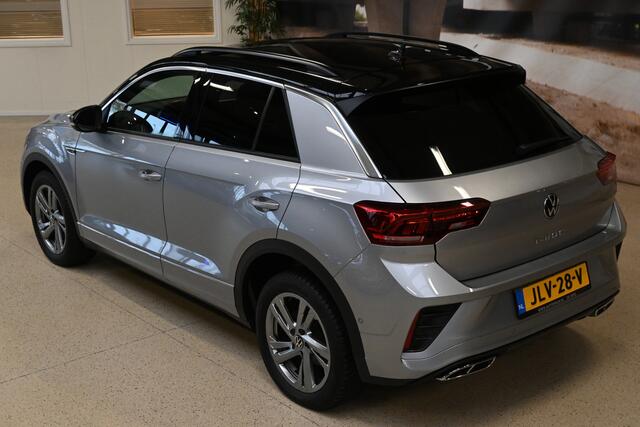 Volkswagen T-Roc 1.5 TSI 150pk R-Line | IQ. Light | Camera | Trekhaak | 100% (Dealer) onderhouden label