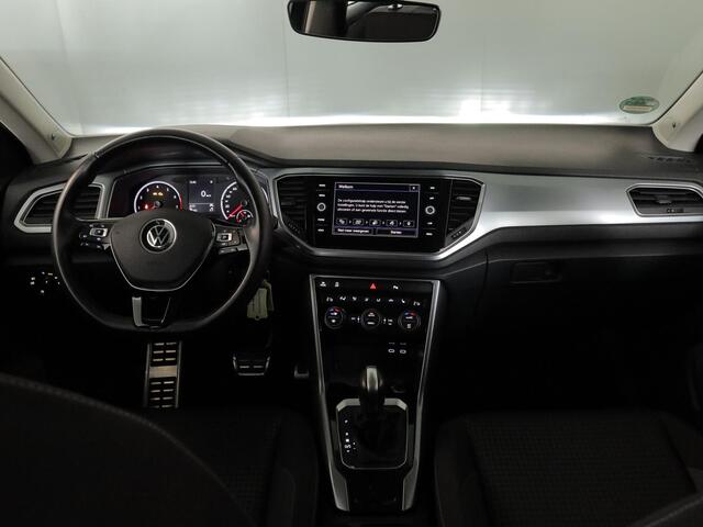 Volkswagen T-Roc 1.5 TSI Style 150 pk Automaat (DSG) | Navigatie | Panoramadak | Parkeersensoren | Achteruitrijcamera | Stoelverwarming | LED koplampen |