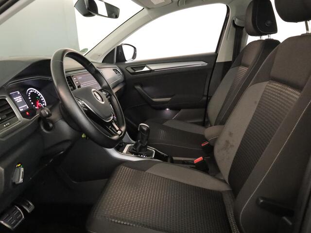 Volkswagen T-Roc 1.5 TSI Style 150 pk Automaat (DSG) | Navigatie | Panoramadak | Parkeersensoren | Achteruitrijcamera | Stoelverwarming | LED koplampen |