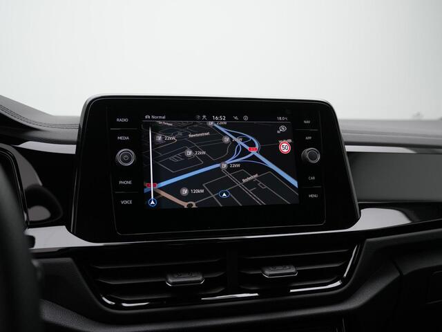 Volkswagen T-Roc 1.5 TSI 150 pk DSG R-Line Edition | Panoramadak | Trekhaak | IQ Light | Achteruitrijcamera | Navigatie