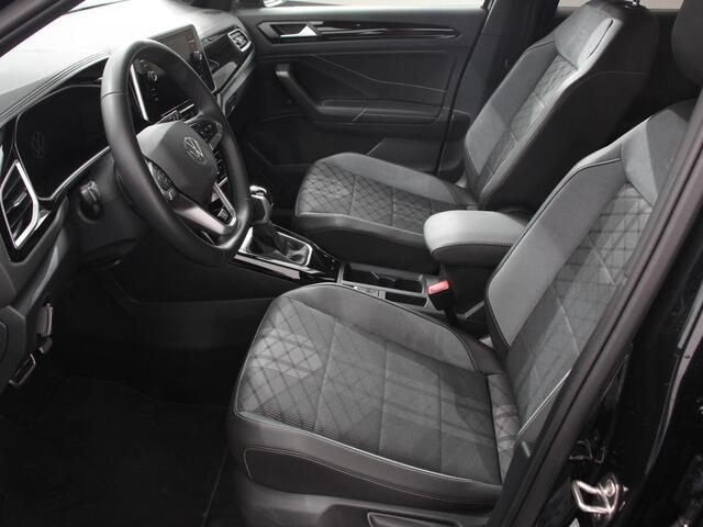 Volkswagen T-Roc 1.5 TSI 150pk Automaat R-Line | Navigatie | Apple Carplay/Android Auto | Camera | Parkeersensoren | Adaptive Cruise Control | Stoelverwarming | Virtual Cockpit | Elektrische achterklep | Getinte ramen | Climate Control