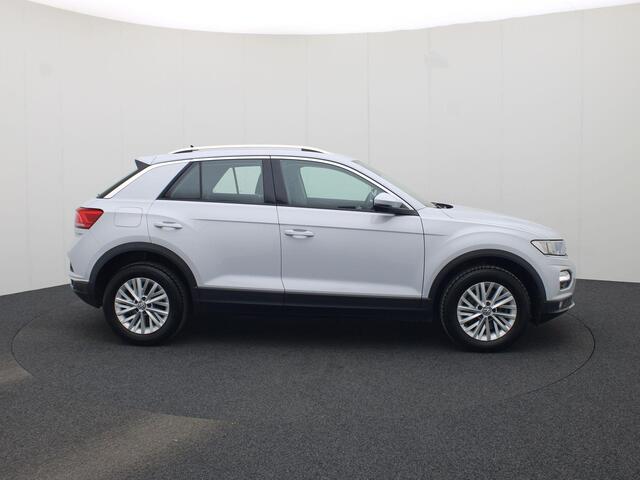 Volkswagen T-Roc 1.0TSI/115PK Style · Apple/Android Car Play · Parkeersensoren · Trekhaak