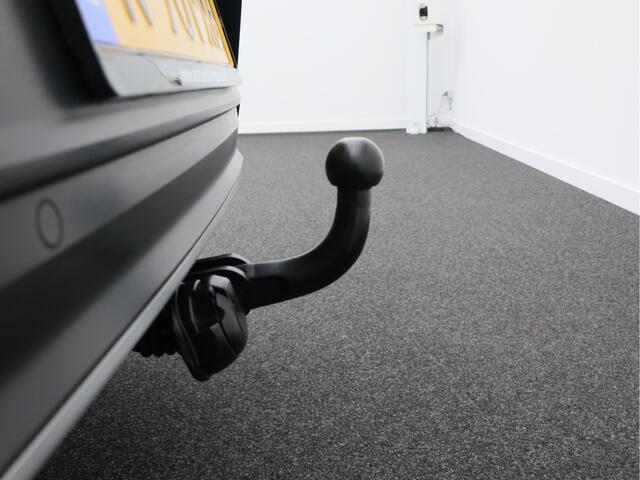 Volkswagen T-Roc 1.0 TSI Style/ lage km/ trekhaak/ zeer mooi!