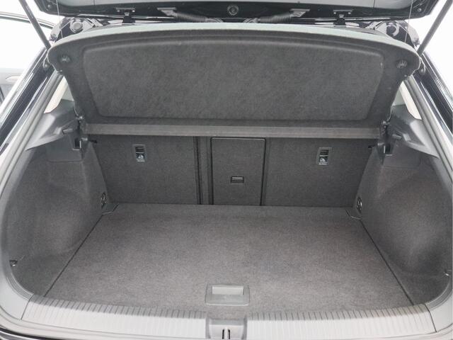 Volkswagen T-Roc 1.0 TSI Style/ lage km/ trekhaak/ zeer mooi!