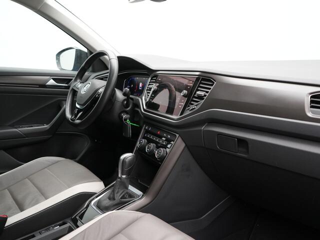 Volkswagen T-Roc 1.5 TSI DSG R-Line 150pk Dealer O.H. | Panodak | Trekhaak Afn. | Camera | Lederen Sportstoelen Verwarmd | Beats Audio | 19"L.M | Virtual | Navigatie | Blis |