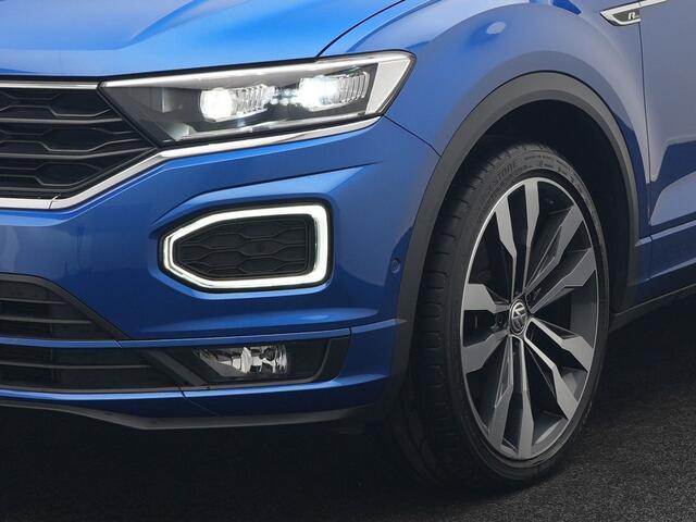 Volkswagen T-Roc 1.5 TSI DSG R-Line 150pk Dealer O.H. | Panodak | Trekhaak Afn. | Camera | Lederen Sportstoelen Verwarmd | Beats Audio | 19"L.M | Virtual | Navigatie | Blis |
