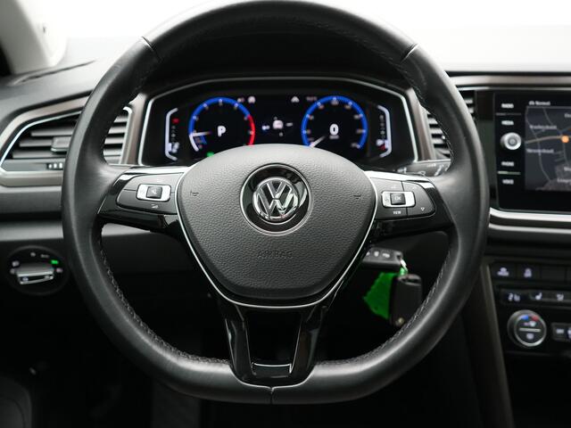 Volkswagen T-Roc 1.5 TSI DSG R-Line 150pk Dealer O.H. | Panodak | Trekhaak Afn. | Camera | Lederen Sportstoelen Verwarmd | Beats Audio | 19"L.M | Virtual | Navigatie | Blis |