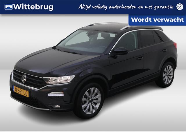 Volkswagen T-Roc 1.0 TSI Style / CAMERA/ PARK. SENSOREN/ APP CONNECT/ ADAPT. CRUISE/ GETINT GLAS/ NAVI/ AIRCO/ 17" LMV