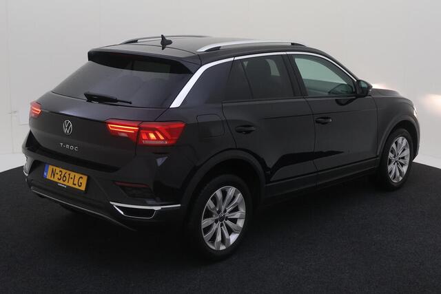 Volkswagen T-Roc 1.0 TSI Style / CAMERA/ PARK. SENSOREN/ APP CONNECT/ ADAPT. CRUISE/ GETINT GLAS/ NAVI/ AIRCO/ 17" LMV