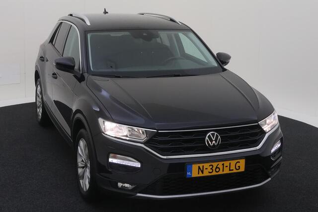 Volkswagen T-Roc 1.0 TSI Style / CAMERA/ PARK. SENSOREN/ APP CONNECT/ ADAPT. CRUISE/ GETINT GLAS/ NAVI/ AIRCO/ 17" LMV