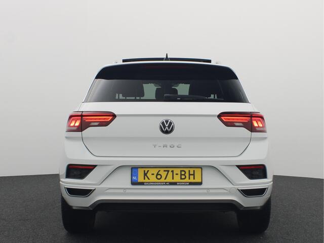 Volkswagen T-Roc 1.5 TSI Sport Business R-LINE AUTOMAAT / PANORAMADAK / SFEER / KEYLESS / STOELVERW / FULL LED / CAMERA / CARPLAY / NL-AUTO