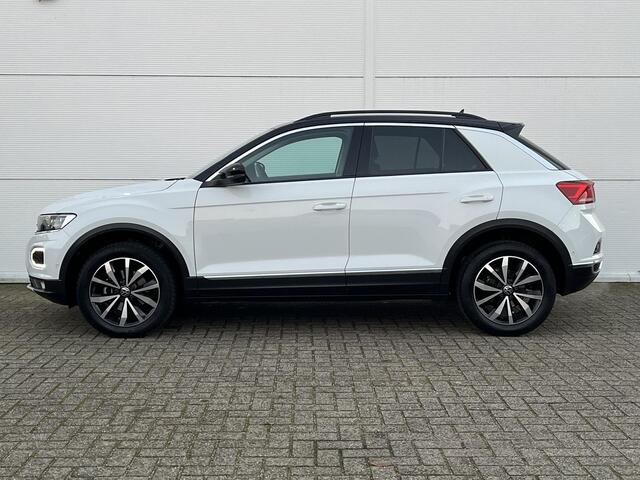 Volkswagen T-Roc 1.5 TSI Sport / Winter-pakket / lichtmetalen velgen 17" / airco (automatisch) / cruise control adaptief /