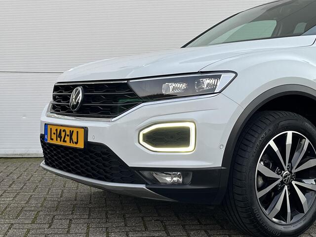 Volkswagen T-Roc 1.5 TSI Sport / Winter-pakket / lichtmetalen velgen 17" / airco (automatisch) / cruise control adaptief /