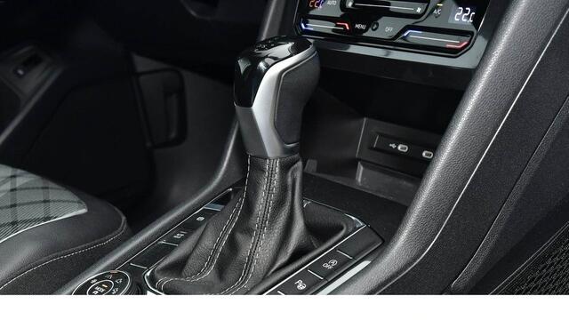 Volkswagen TIGUAN Allspace 2.0 TDI 200PK 4Motion R-Line 7-zitter ACC PANORAMADAK 360 CAMERA TREKHAAK