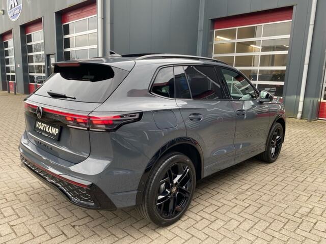 Volkswagen TIGUAN 1.5 TSI EHYBRID R-LINE BLACK-OPTIK PANO-DAK/TREKHAAK/LEDER/360-C