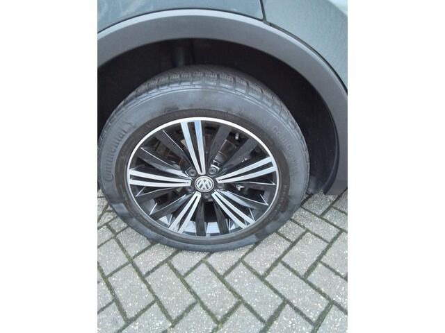 Volkswagen TIGUAN 1.5 TSI ACT Comfortline Business