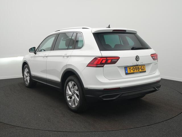 Volkswagen TIGUAN 1.4 TSI eHybrid R-Line Business+ - RIJKLAARPRIJS - Stuur- en Stoelverwarming - Achteruitrijcamera