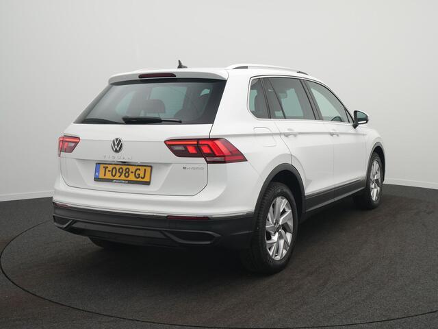 Volkswagen TIGUAN 1.4 TSI eHybrid R-Line Business+ - RIJKLAARPRIJS - Stuur- en Stoelverwarming - Achteruitrijcamera