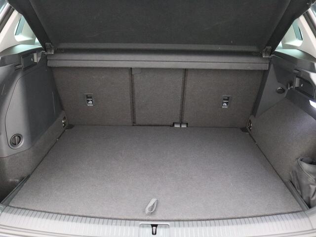 Volkswagen TIGUAN 1.4 TSI eHybrid Life Business 245PK DSG full led, adaptive cruise, achteruitrijcamera, elek. bedienbare achterklep, keyless, lane assist, navigatie, 17" lichtmetaal