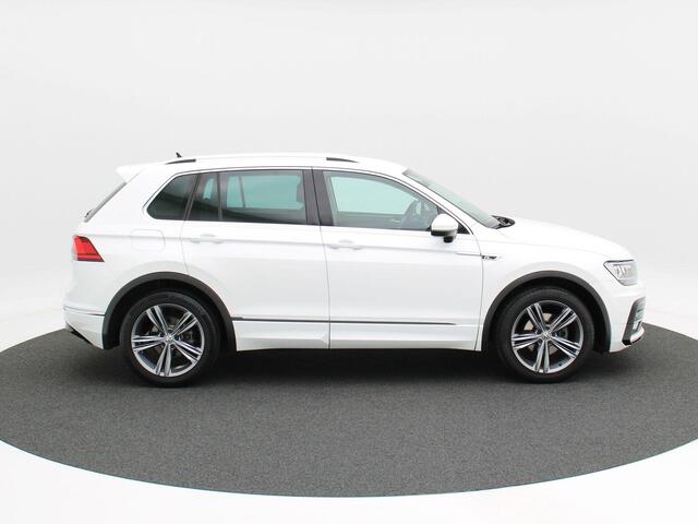 Volkswagen TIGUAN 1.4 TSi 150 Pk Automaat R-Line | Adaptive Cruise | CarPlay | Navigatie | Bluetooth | Parkeersensoren | Trekhaak | 19 Inch | 104.712 Km!!