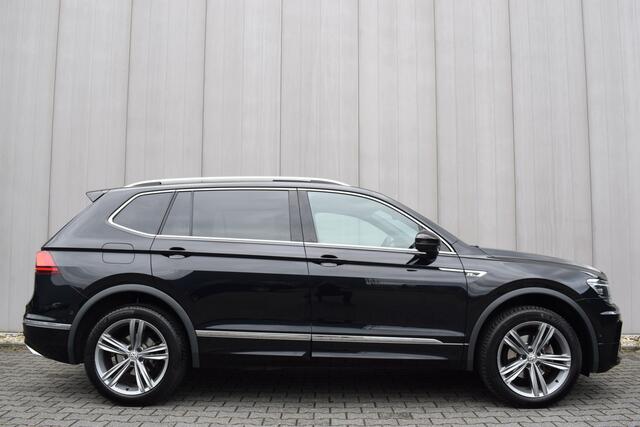 Volkswagen TIGUAN Allspace 1.5 TSi Automaat Highline R-Line LED | Panoramadak | Carplay | Camera | Trekhaak | Virtual | 19 Inch LMV