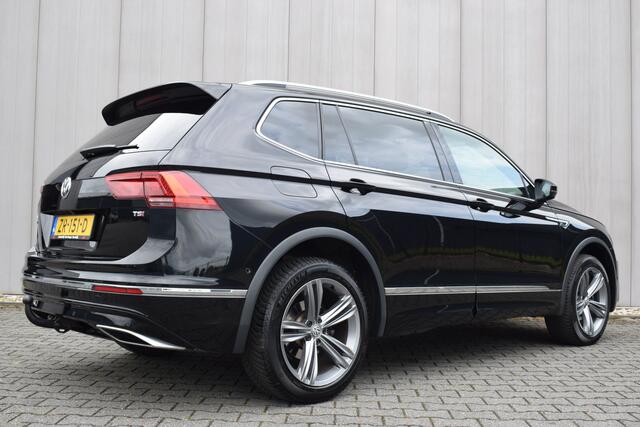 Volkswagen TIGUAN Allspace 1.5 TSi Automaat Highline R-Line LED | Panoramadak | Carplay | Camera | Trekhaak | Virtual | 19 Inch LMV