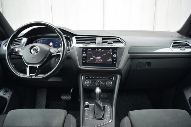 Volkswagen TIGUAN Allspace 1.5 TSi Automaat Highline R-Line LED | Panoramadak | Carplay | Camera | Trekhaak | Virtual | 19 Inch LMV