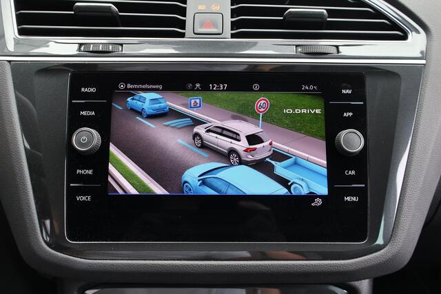 Volkswagen TIGUAN 1.5 TSI R-Line Business+ Elek klap Trekhaak | Virtueel | IQ Light | Camera | Ad Cruise |Carplay|NL-Auto|PDC|BTW|Volledig Onderh.