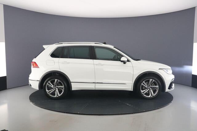 Volkswagen TIGUAN R-Line Business 1.4 TSI eHybrid 245pk DSG Automaat Panoramadak, LED matrix koplampen, Adaptive cruise control, Achteruitrijcamera, Elektrische achterklep, Navigatie