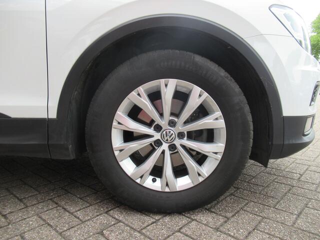Volkswagen TIGUAN 1.4 TSI Comfortline Business | Clima-Airco | Navigatie | Stoelverwarming | Incl. BOVAG Garantie | Parkeersensoren | Bluetooth |