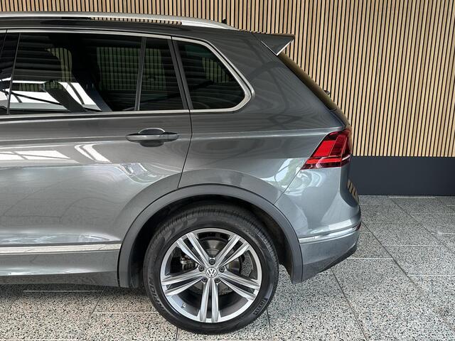 Volkswagen TIGUAN 2.0 TSI 4Motion Highline Business R 2 x R-line | Trekhaak | Schuif kantel dak