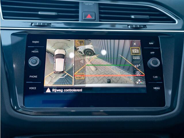 Volkswagen TIGUAN 2.0 TSI 4Motion Highline Business R-Line | 360 camera | Panodak | Trekhaak wegkl. | Prijs Rijklaar!!