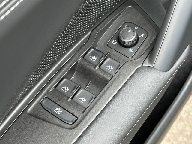 Volkswagen TIGUAN 1.5 eTSI Life | Trekhaak | Camera | Trekhaak | Dode hoek | Rijklaar incl. garantie