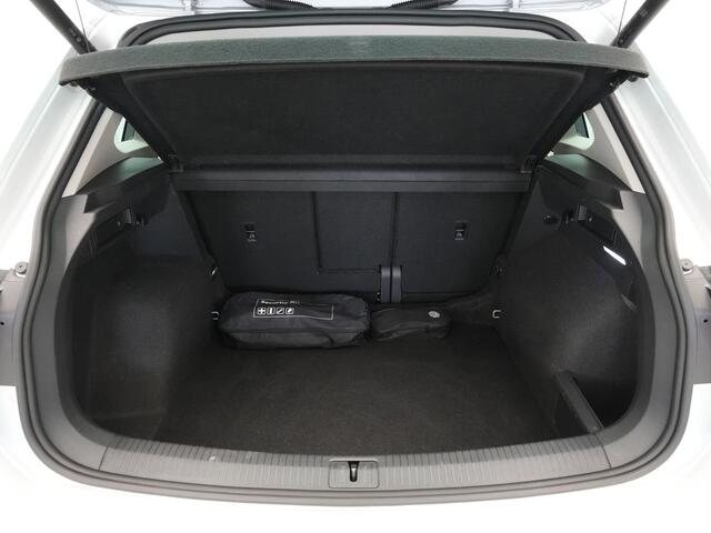 Volkswagen TIGUAN 1.5 TSI 150pk DSG Elegance Matrix Led Navigatie Camera Acc Carplay Side Assist