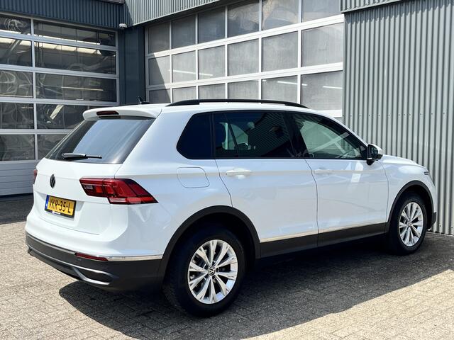 Volkswagen TIGUAN 2.0 TDI 150pk DSG Grijskenteken Euro 6 Airco Cruise controle Telefoon verbinding Navigatiesysteem Stuurwielbediening Parkeersensoren voor en achter 2-Persoons Bestel