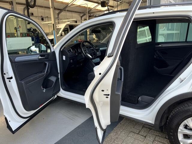 Volkswagen TIGUAN 2.0 TDI 150pk DSG Grijskenteken Euro 6 Airco Cruise controle Telefoon verbinding Navigatiesysteem Stuurwielbediening Parkeersensoren voor en achter 2-Persoons Bestel