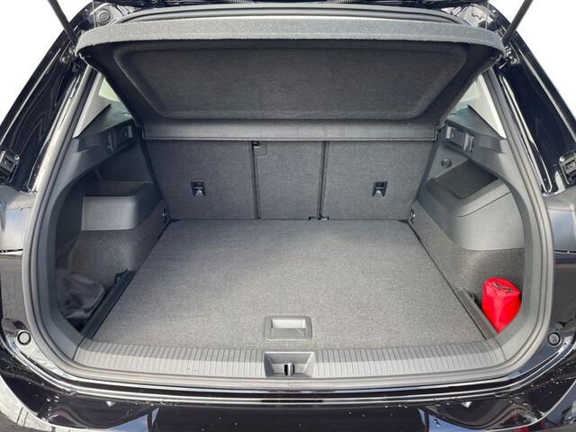 Volkswagen TIGUAN 2.0 TDI 4Motion ACC Navi LED Camera Trekhaak 18 Inch