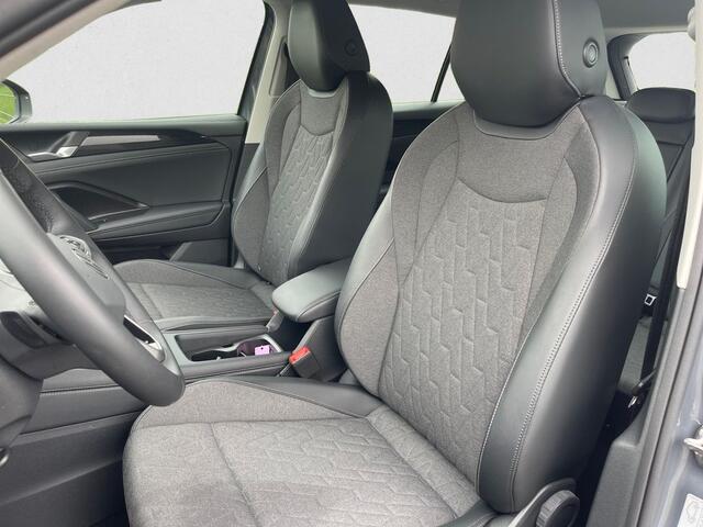 Volkswagen TIGUAN 2.0 TDI 4Motion DSG 193 PK ACC Navi LED Camera Trekhaak 18 Inch