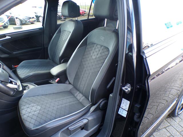 Volkswagen TIGUAN 1.5 TSI R-Line Business+, Automaat / Schuifdak / Carplay + Android Auto / Virtual Cockpit / Camera / 19' Velgen