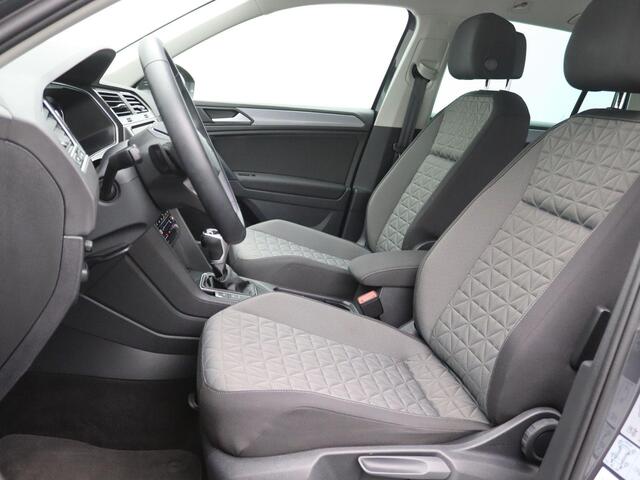 Volkswagen TIGUAN 1.4 life eHybrid 245PK DSG full led, adaptive cruise met travel assist, side assist, keyless, stuur-stoelverwarming, alarm, 17" lichtmetaal