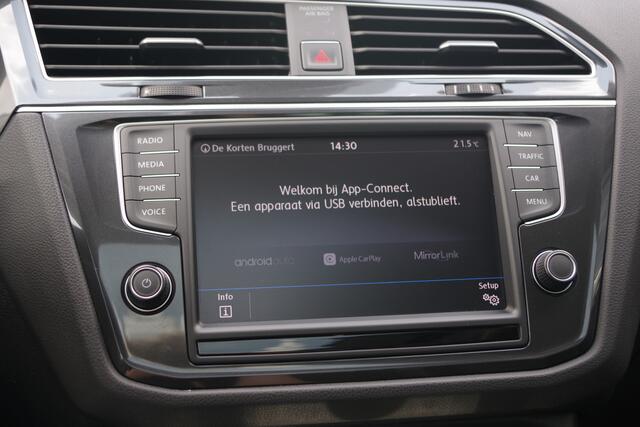 Volkswagen TIGUAN 1.4 TSI 125 PK R-Line Comfortline Business, Panoramadak, Trekhaak, Leder, Memory, Carplay