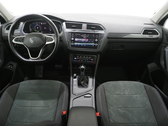Volkswagen TIGUAN 1.4 TSI eHybrid Elegance | Panoramadak | Trekhaak | Adaptive Cruise | Virtual | Camera | Carplay