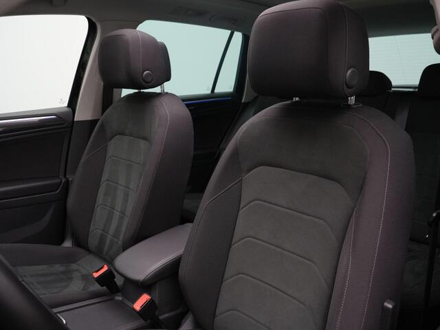 Volkswagen TIGUAN 1.5 TSI 150 pk DSG Elegance | Panoramadak | IQ Light | Stuur-/stoelverwarming | Achteruitrijcamera