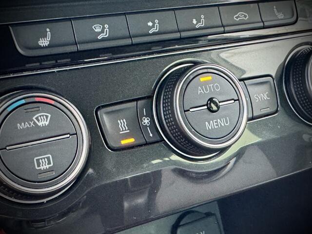 Volkswagen TIGUAN 2.0 TSI 220PK 4Motion Highline R-Line Virtual Standkachel Trekha