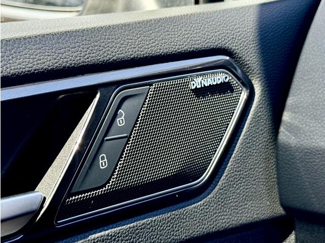 Volkswagen TIGUAN 2.0 TSI 220PK 4Motion Highline R-Line Virtual Standkachel Trekha